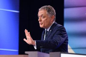 Philippe Juvin Portraits On Dimanche En Politique - Paris