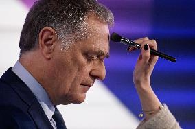 Philippe Juvin Portraits On Dimanche En Politique - Paris