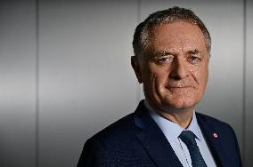 Philippe Juvin Portraits On Dimanche En Politique - Paris