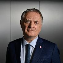 Philippe Juvin Portraits On Dimanche En Politique - Paris