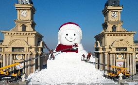 19 Meters Tall Giant Snowman - China