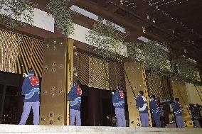 Year-end cleanup at eastern Japan temple