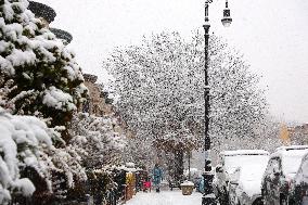 Snow During Winter Storm - NYC