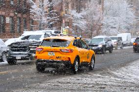 Snow During Winter Storm - NYC