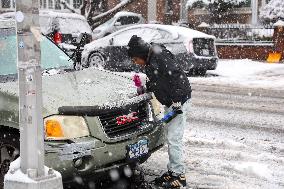 Snow During Winter Storm - NYC