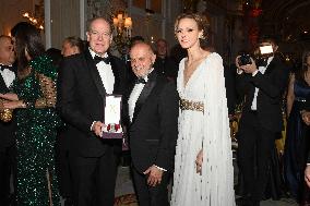 NO TABLOIDS - Christmas Ball In Monaco