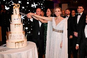 NO TABLOIDS - Christmas Ball In Monaco