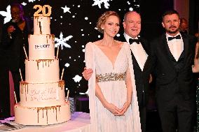 NO TABLOIDS - Christmas Ball In Monaco