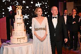 NO TABLOIDS - Christmas Ball In Monaco