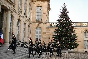 Emmanuel Macron welcomes Nikos Christodoulides at the Elysee FA