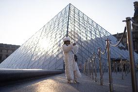 Louvre Museum workers on strike- Paris