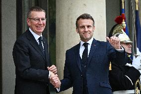 Emmanuel Macron welcomes Edgars Rinkevics at the Elysee FA