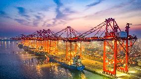 Illustration - Economy Growth - China