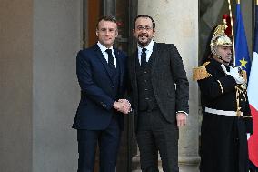 Emmanuel Macron welcomes Nikos Christodoulides at the Elysee