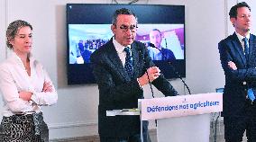 Les Republicains Meeting After Clashes Between Farmers And Breeders - Paris