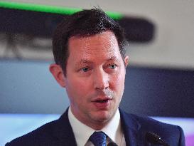 Les Republicains Meeting After Clashes Between Farmers And Breeders - Paris