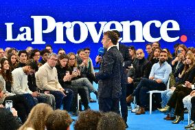 Macron Discusses Democracy Challenges With Readers - Marseille