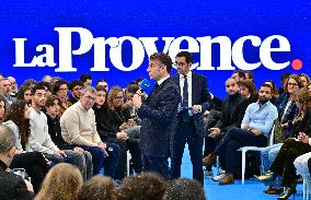 Macron Discusses Democracy Challenges With Readers - Marseille