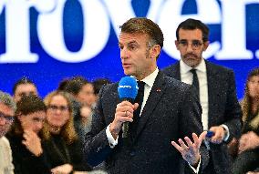 Macron Discusses Democracy Challenges With Readers - Marseille