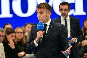 Macron Discusses Democracy Challenges With Readers - Marseille