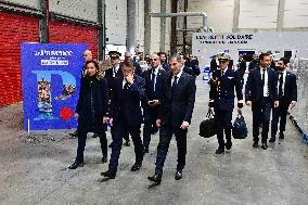 Macron Discusses Democracy Challenges With Readers - Marseille