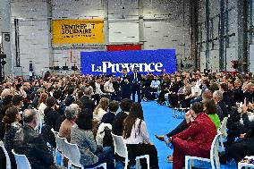 Macron Discusses Democracy Challenges With Readers - Marseille