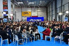 Macron Discusses Democracy Challenges With Readers - Marseille