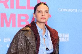 Qui Brille Au Combat - Paris