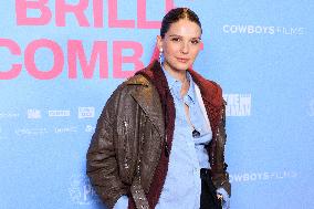 Qui Brille Au Combat - Paris