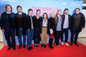 Qui Brille Au Combat - Paris