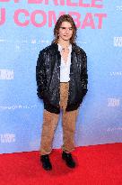 Qui Brille Au Combat - Paris