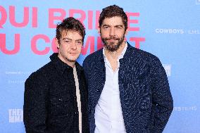 Qui Brille Au Combat - Paris