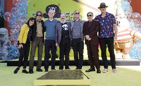 Spongebob Squarepants Places His Hand And Footprints In Cement - LA