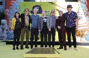 Spongebob Squarepants Places His Hand And Footprints In Cement - LA