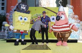 Spongebob Squarepants Places His Hand And Footprints In Cement - LA