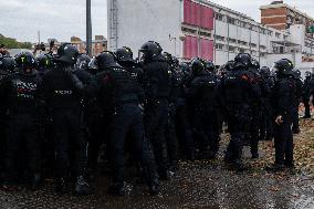 Mossos Prepare to Evict Settlement - Barcelona