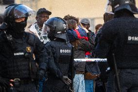 Mossos Prepare to Evict Settlement - Barcelona