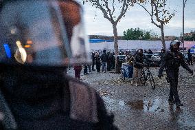 Mossos Prepare to Evict Settlement - Barcelona
