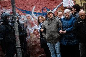 Mossos Prepare to Evict Settlement - Barcelona