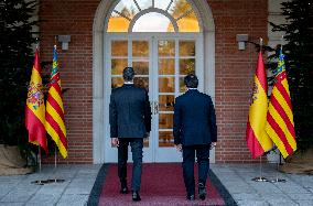 Sanchez Meets Pérez Llorca After Investiture - Madrid