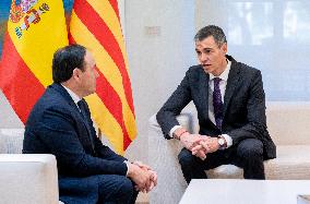 Sanchez Meets Pérez Llorca After Investiture - Madrid