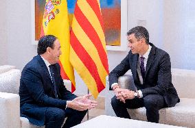 Sanchez Meets Pérez Llorca After Investiture - Madrid