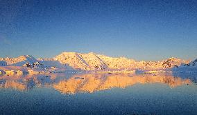 Illustration Antarctica Views