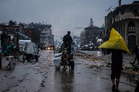 Palestinian Civilians In Jabalia - Gaza