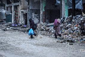 Palestinian Civilians In Jabalia - Gaza