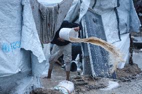 Palestinian Civilians In Jabalia - Gaza