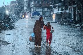 Palestinian Civilians In Jabalia - Gaza