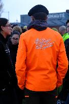Farmers Block the A61 Motorway - Castelnaudary