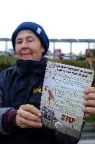 Farmers Block the A61 Motorway - Castelnaudary