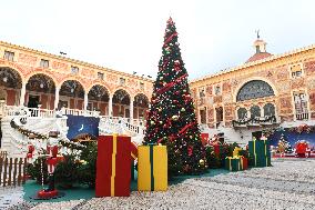 NO TABLOIDS - Prince Albert II And Princess Charlene Host Christmas Tree At Palace - Monaco
